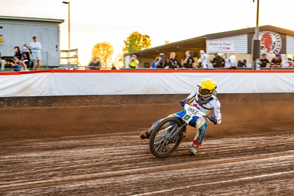 Kumla, SVERIGE - 14 maj 2024 : Dackarnas Timo Lahti under matchen i speedway i Bauhausligan mellan Indianerna och Dackarna på Glottraskog Arena den 14 maj 2024 i Kumla ( Foto: Emil Särnehed / SarnehedPhoto )  Nyckelord Keywords: Speedway, Bauhausligan, Indianerna, Dackarna, ESS, Elitserien, Elitspeedway, ***Betalbild***