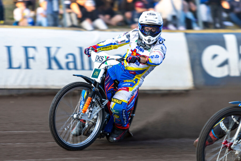 Västervik, SVERIGE - 3 september 2024:
Dackarna Andzejs Lebedevs  under matchen i BAUHAUS-ligan mellan Västervik och Dackarna på Hejla arena den 3 september i Västervik
( Foto: Peter Holm / SarnehedPhoto )  Nyckelord Keywords: Speedway, BAUHAUS-ligan, Västervik, Dackarna