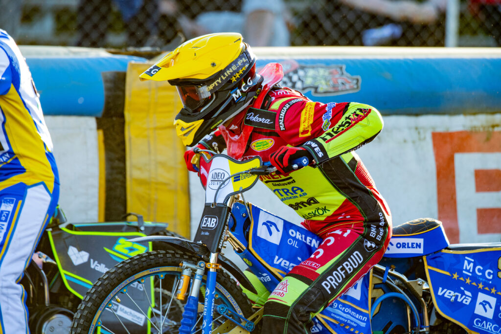 Motala, SVERIGE - 20 maj 2025 : Lejonens Bartosz Zmarzlik under speedwaymatchen i Bauhausligan mellan Piraterna och Lejonen på Skrotanders Arena den 20 maj 2025 i Motala ( Foto: Emil Särnehed / SarnehedPhoto )  Nyckelord Keywords: Speedway, Bauhausligan, Piraterna, Lejonen, ESS, Elitserien, Elitspeedway, ***Betalbild***